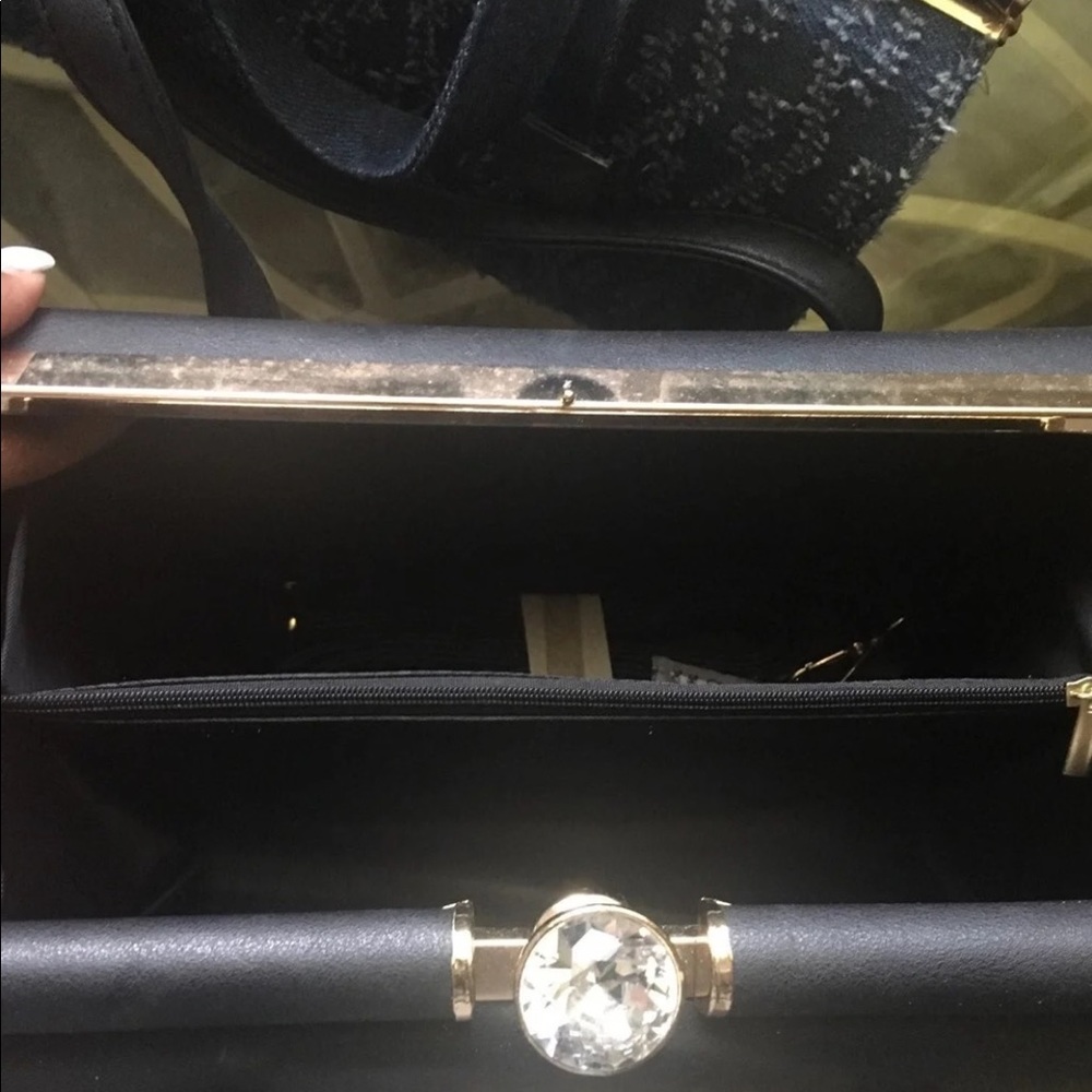 Handbag 👜 - Picture 3 of 3